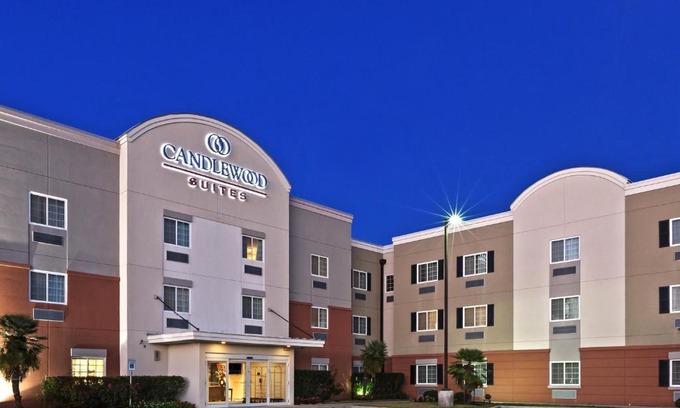 Pearland Hotel | Candlewood Suites Pearland by IHG