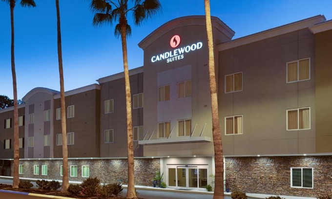 Safety Harbor Hotel | Candlewood Suites - Safety Harbor by IHG
