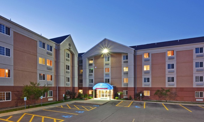 North Syracuse Hotel | Candlewood Suites - Syracuse Airport by IHG