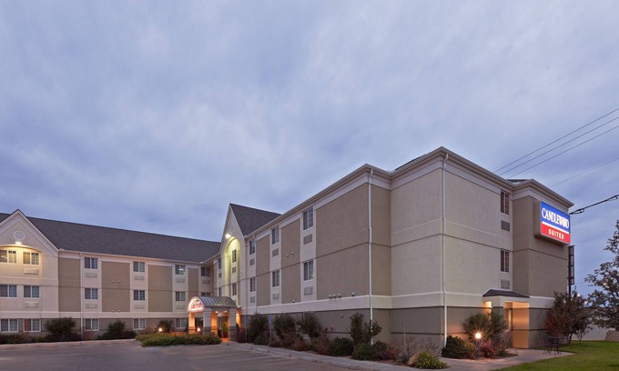 Wichita Falls Hotel | Candlewood Suites Wichita Falls at Maurine Street by IHG