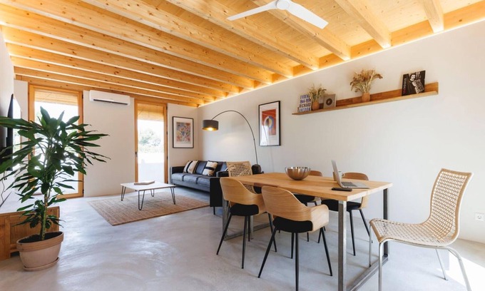 el Carme Apartment | Canigó Duplex - Holiday Apartment Rental in Girona | Bravissimo
