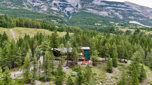 Canmore Hostel | Canmore Alpine Hostel - Alpine Club of Canada