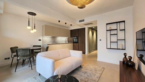 Cannes City Centre Apartment | CANNES BANANE 3 pièces rénové tout équipé au coeur de Cannes
