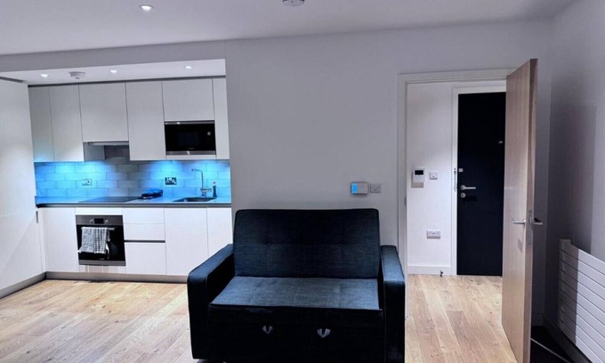 Canning Town Apartment | Canning Town London hub apt