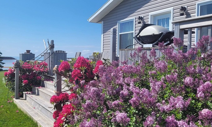 Canoe Cove Cottage | Canoe Cove Beach Waterfront Cottage PEI Private Oasis on the Water.