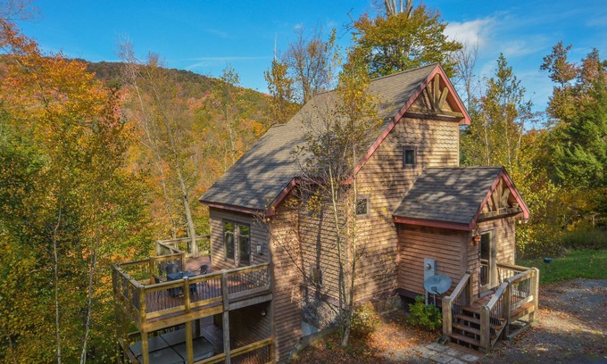 McHenry Cottage | Canopy Escape