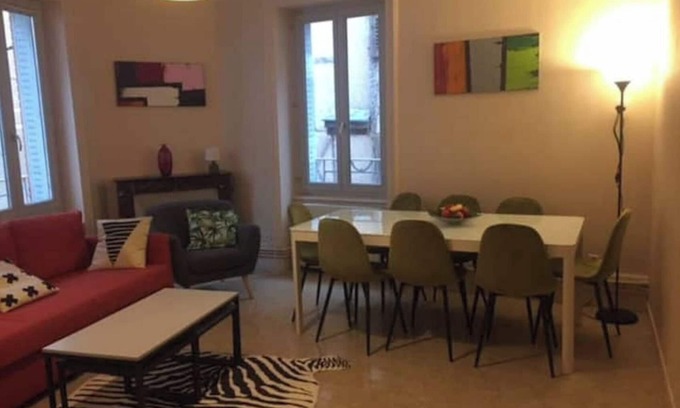 Thiers Apartment | Cap Coutellerie - Appartement 10 Personnes - Hypercentre de Thiers