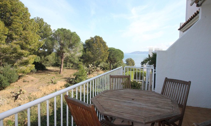 Llanca Apartment | CAP RAS V 1-1 Apartamento con vistas al mar, a tan sólo 50m de la playa.