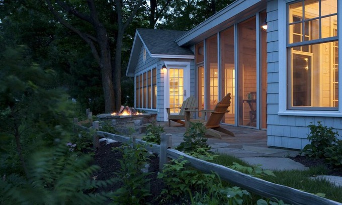 Lake Shore Cottage | Cape Cod Meets Up North in this Gull Lake Retreat