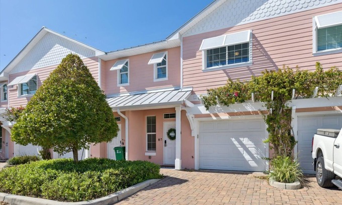 Merritt Island House | Cape Crossing Dream w/Pool, BBQ & Gym - Near Marina, Beach & Shops!