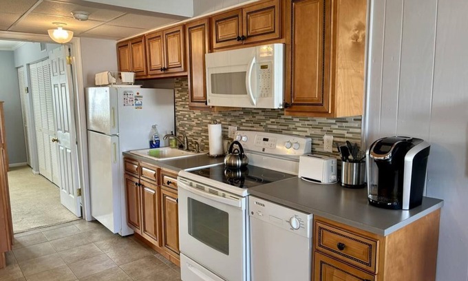 Admiral Estates Condo | Cape Roc Unit 306 Beach Block With Pool