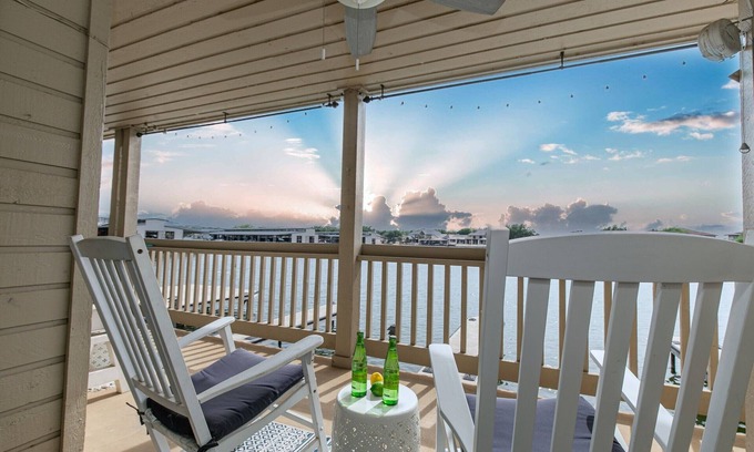 Horseshoe Bay Condo | Cape Terrace Waterfront Oasis