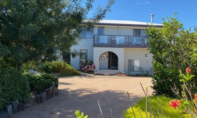 Cape Woolamai House | Cape Views Retreat by Ready Set Stay - WiFi & Close to the beach