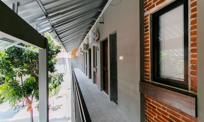 Cianjur Hotel | Capital O 1898 Louise Place