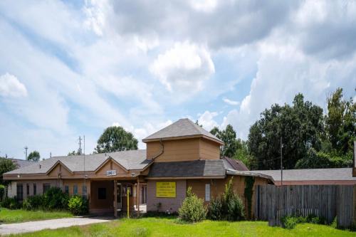 Clute Hotel | Capital O Parker Motel Clute Jackson Tx 332