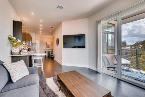 West End House | Capitol View Condos - Downtown Austin - Lone Star