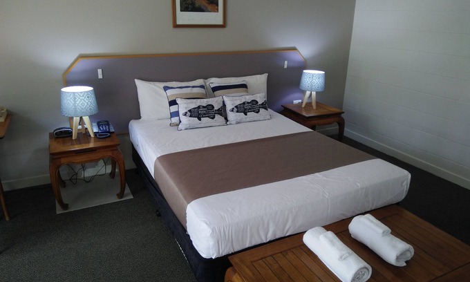 Parkhurst Hotel | Capricorn Motel & Conference Centre