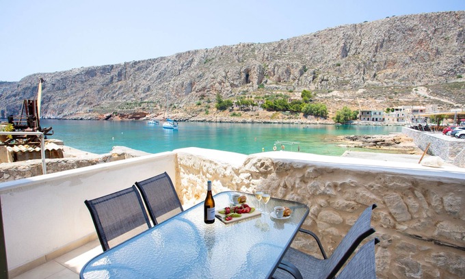 Gerolimenas Apartment | Captain Antonis - Authentic Seafront Living in Gerolimenas