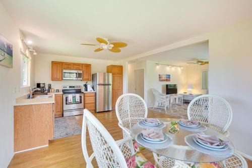Papa House | Captain Cook Home on Quiet 3 Acres with Fruit Trees
