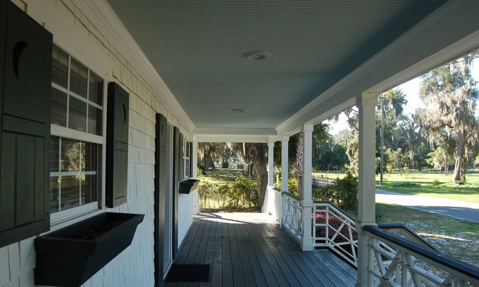 Darien Cottage | Captain's Cabin Historic Darien Ga