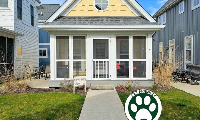 Ottawa House | Captain's Quarters | 1 Bed, 1 Bath