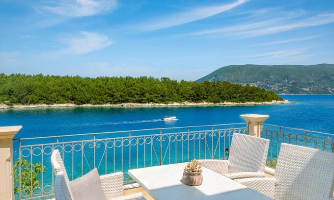Fiskardo Apartment | Captain's Quarters at Captains Guesthouse