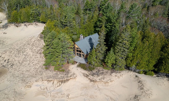 Michigan House | Captain's Watch:Celebrate Fall by the Lake Enjoy Scenic Views and Cozy Vibes