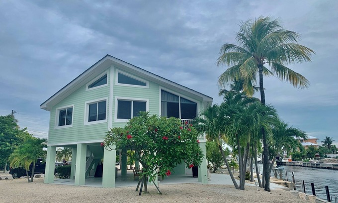 Islamorada House | Captains Quarters is a charming canal front Keys house in delightful Islamorada