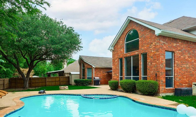 Mesquite House | Captivating 6BR/3B Home with Pool & Fire Pit