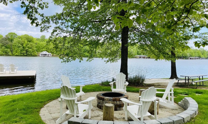 Bumpass House | CAPTIVATING WATERFRONT ! with all amenities