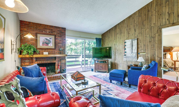 Carbondale Condo | Carbondale Condo w/Balcony & On-Site Fly Fishing!