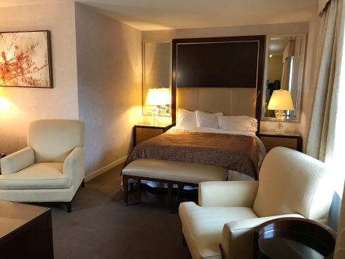 Talbotville Hotel | Cardinal Court Motel