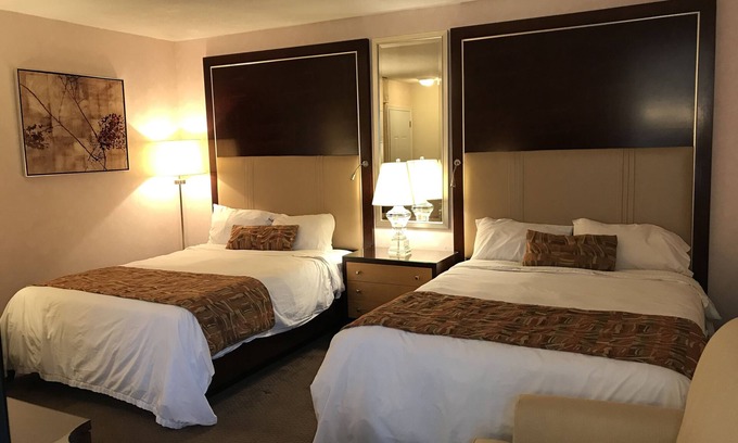 Talbotville Hotel | Cardinal Court Motel