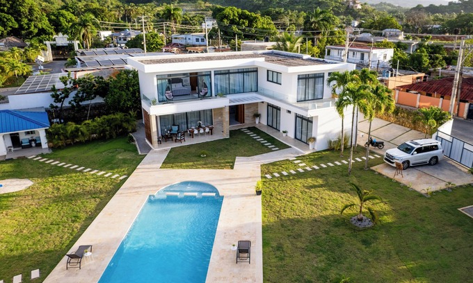 El Callejon Villa | Caribbean Villa with Swimming Pool for Groups and Families