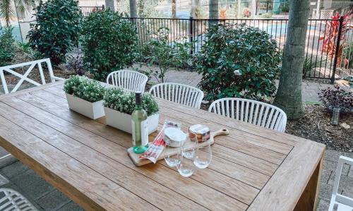 Nelson Bay Apartment | Carindale, 10,19 Dowling Street - Ground floor unit close to pool and tennis court, Wi-Fi, foxtel, linen and bed making supplied