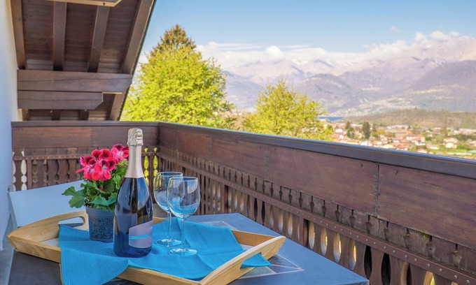 Colico Piano Apartment | Carlo C Country House Holiday Apartment
