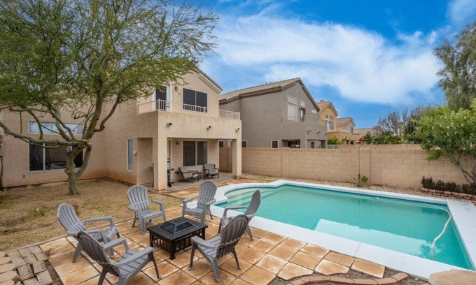 Palm Valley House | Carlos - Desert Flower · City Escape in Goodyear w/Pool | 3BR & 2BA