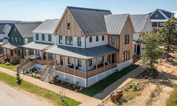 Carlton Landing House | Carlton Landing-Raising Oklahoma