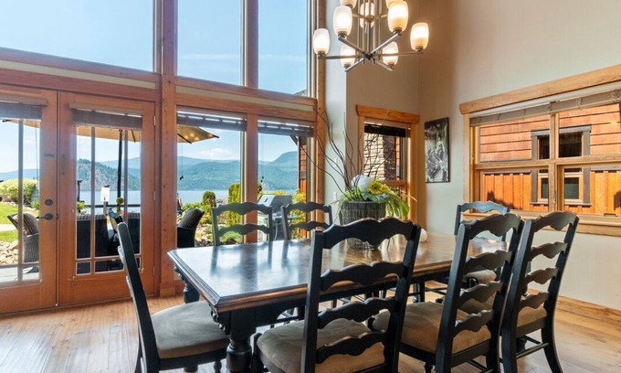 Blind Bay House | Carmel Beach Private Lodges - Unit #4. Lakefront 4 bedroom unit.