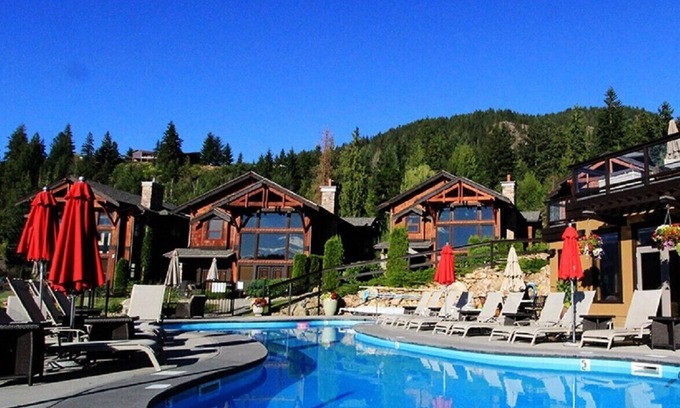 Blind Bay House | Carmel Beach Private Lodges - Unit #8. Lakefront 4 bedroom lodge with hot tub