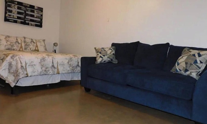 Marfa Apartment | Carmen's Marfa Hotel/Elia's 2 Queen Beds En-Suite