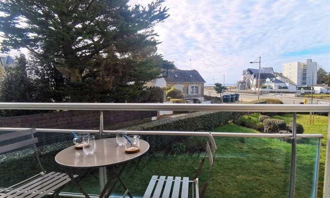 Carnac Apartment | Carnac plage, comfortable T2 with terrace and parking 3mn from Grande-Plage