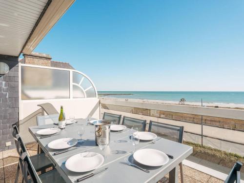 Carnac Apartment | Carnac - Triplex 2 pièces + mezzanine, 85m², 1 chambre, Parking, Proche plage - FR-1-477-84