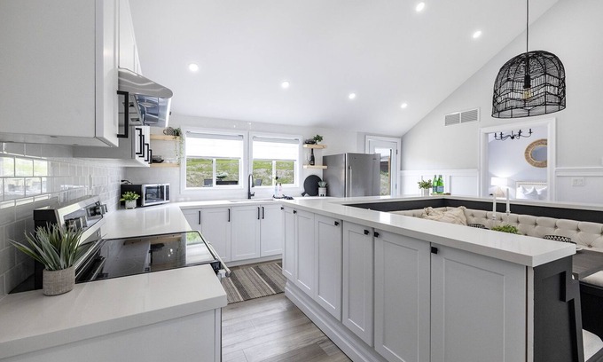 Scugog Cottage | Carnegie Beach Retreat (with Water Access)