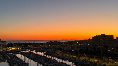 Carnon-Plage Apartment | Carnon Plage, panorama Unique sur la Mer et le Port depuis la Terrasse