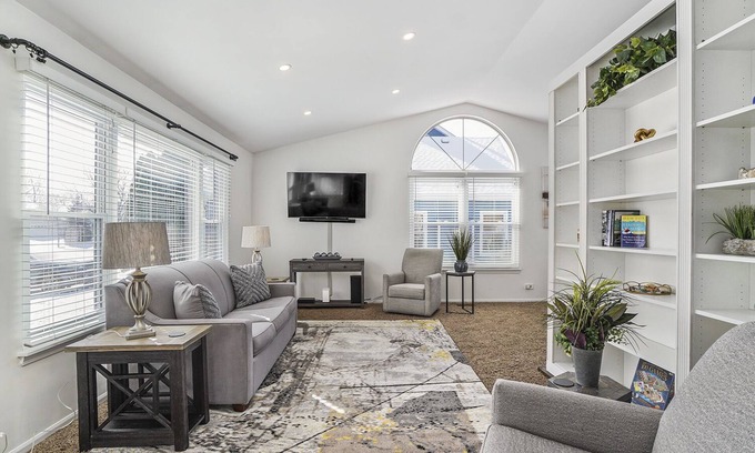 Carol Stream House | Carol Stream FHS Rental