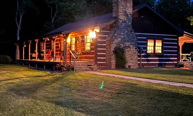 Vevay Cabin | Carol’s Cabin in the Woods in Historic Hoosier Hills