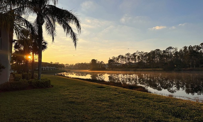 Fort Myers Condo | Carriage House at Colonial Country Club