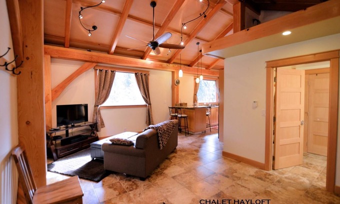 Alyeska Apartment | Carriage House “Hayloft” Rusticly Elegant Cottage