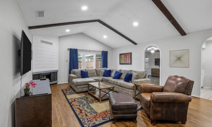 Original Town House | Carrollton Cutie